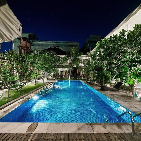 Easy Surf Camp Hotel Kuta  Ngoại thất bức ảnh