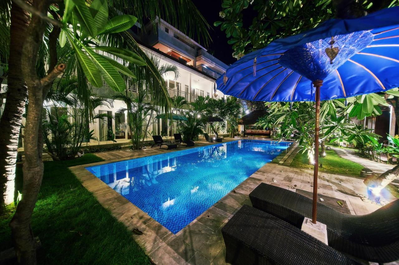 Easy Surf Camp Hotel Kuta  Ngoại thất bức ảnh