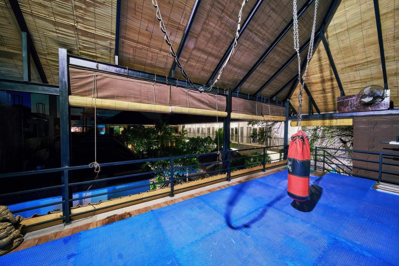 Easy Surf Camp Hotel Kuta  Ngoại thất bức ảnh