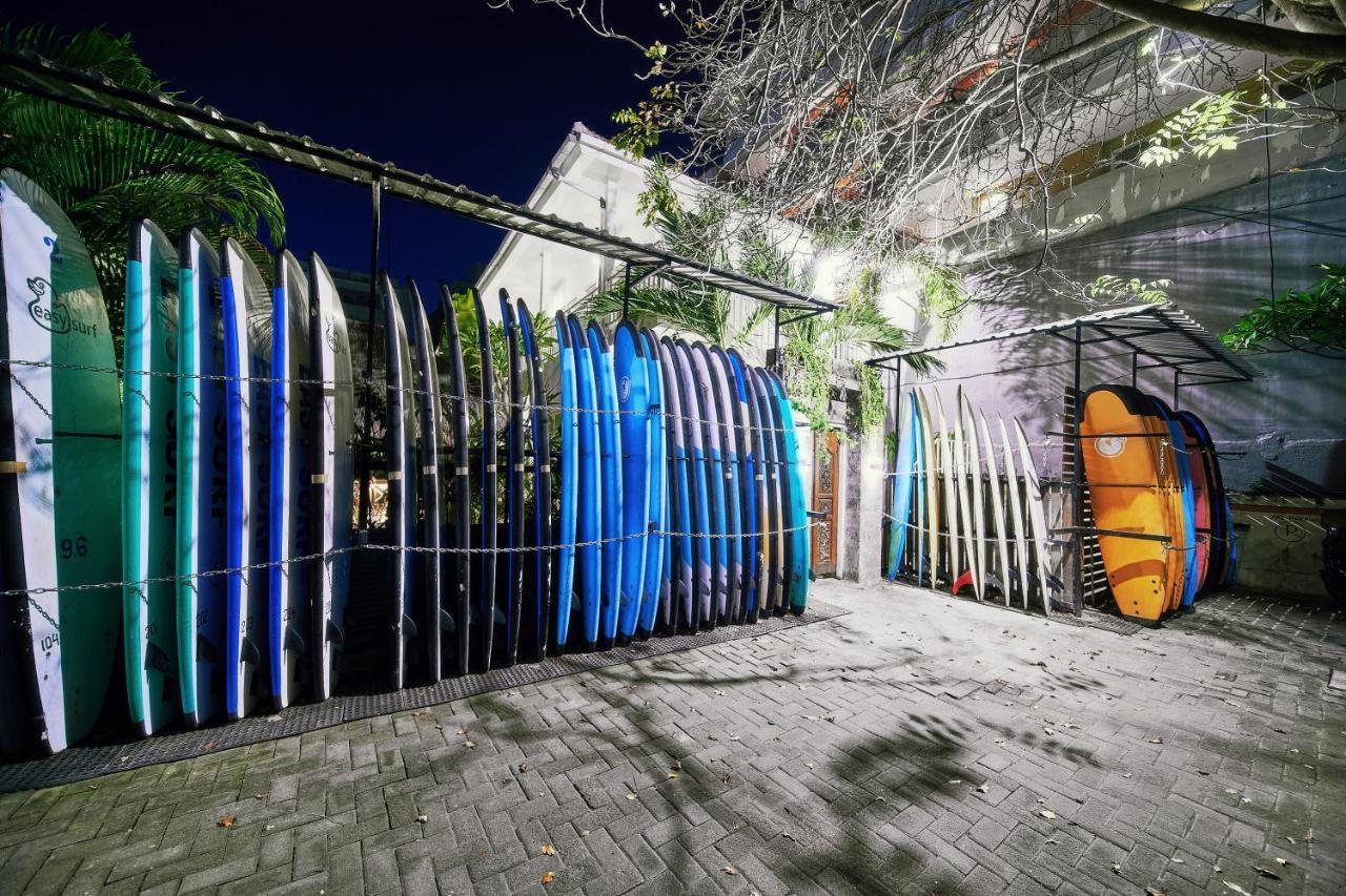 Easy Surf Camp Hotel Kuta  Ngoại thất bức ảnh