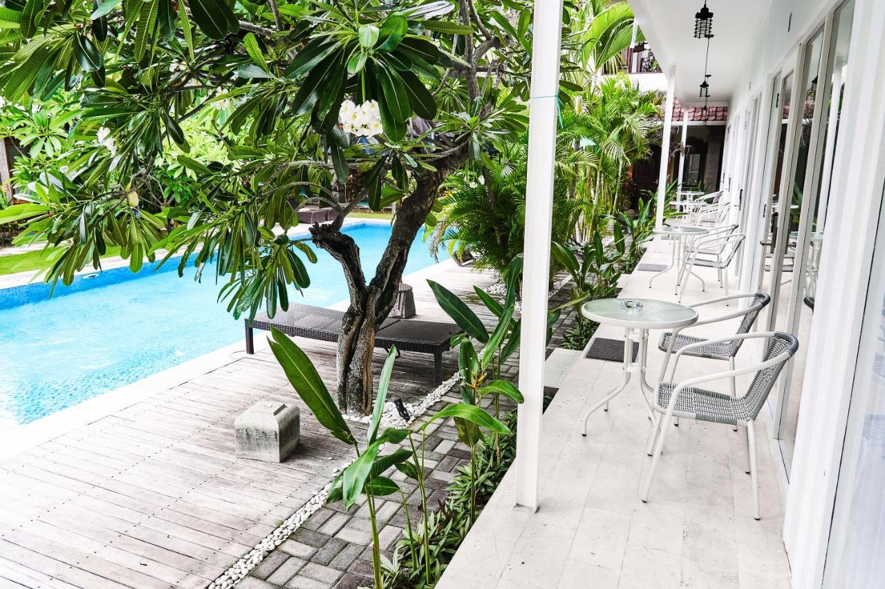 Easy Surf Camp Hotel Kuta  Ngoại thất bức ảnh