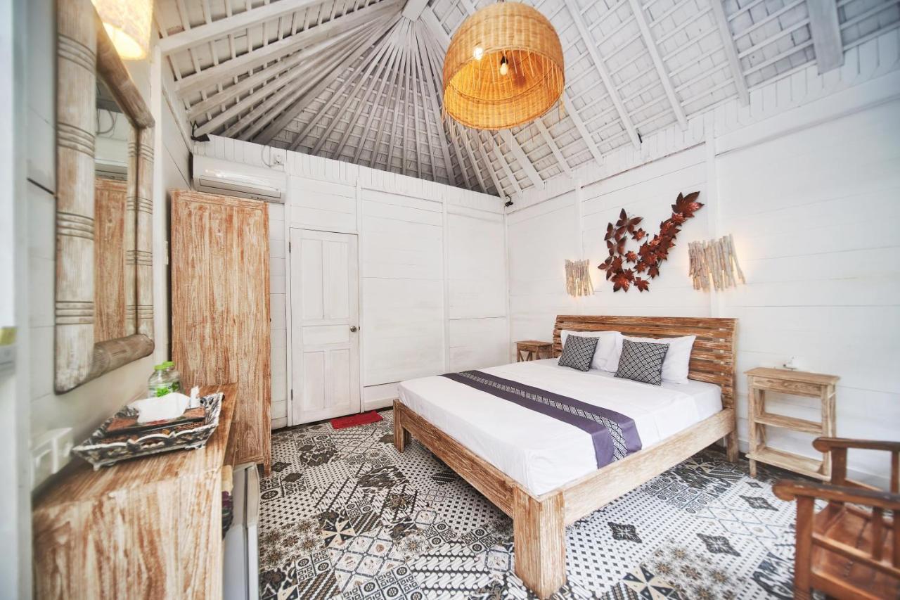 Easy Surf Camp Hotel Kuta  Ngoại thất bức ảnh