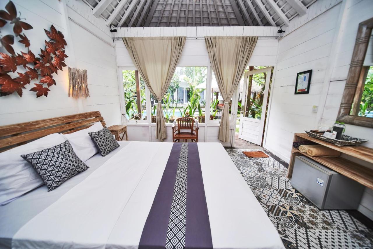 Easy Surf Camp Hotel Kuta  Ngoại thất bức ảnh