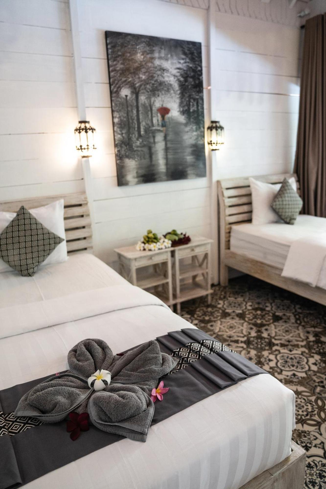 Easy Surf Camp Hotel Kuta  Ngoại thất bức ảnh