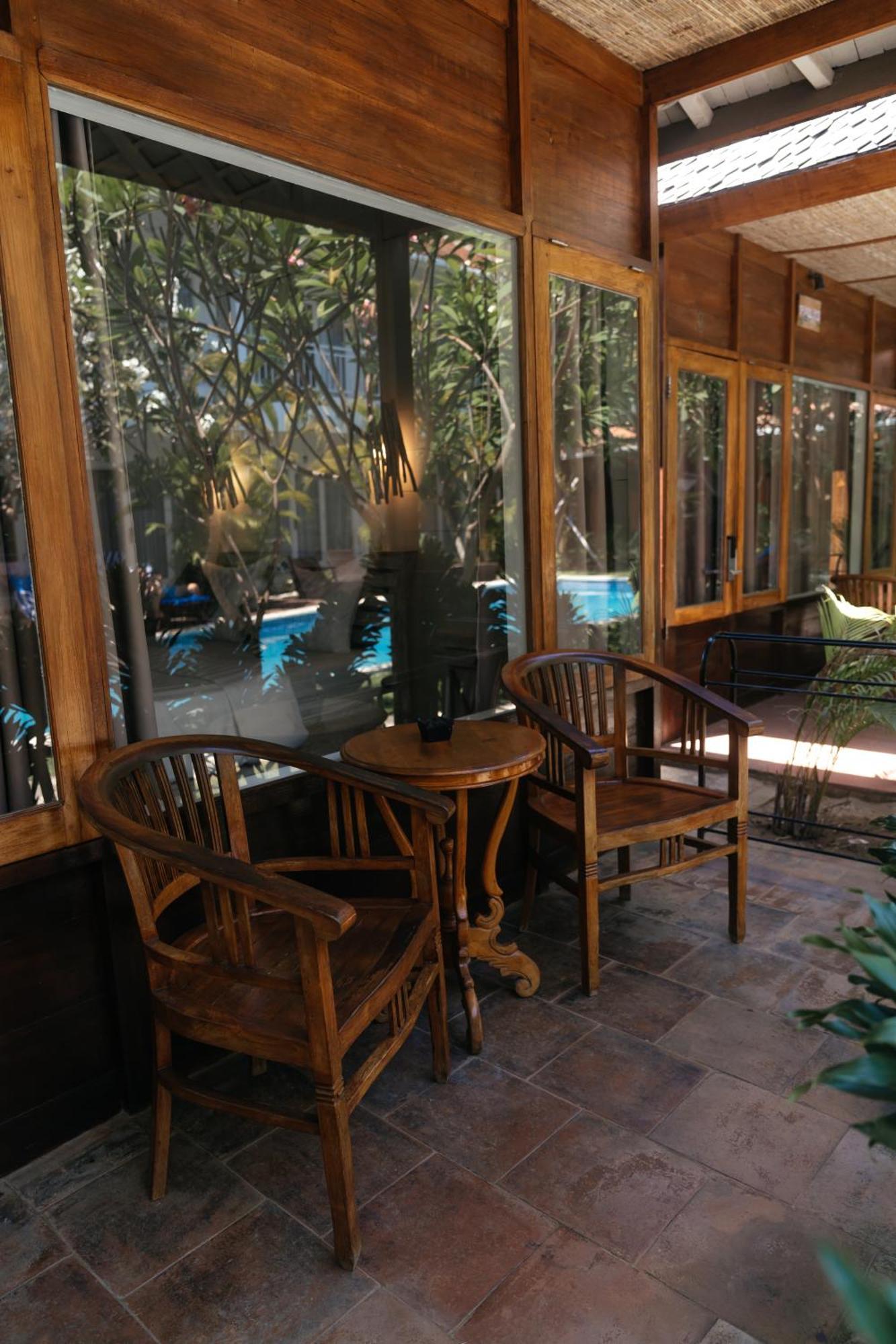 Easy Surf Camp Hotel Kuta  Ngoại thất bức ảnh