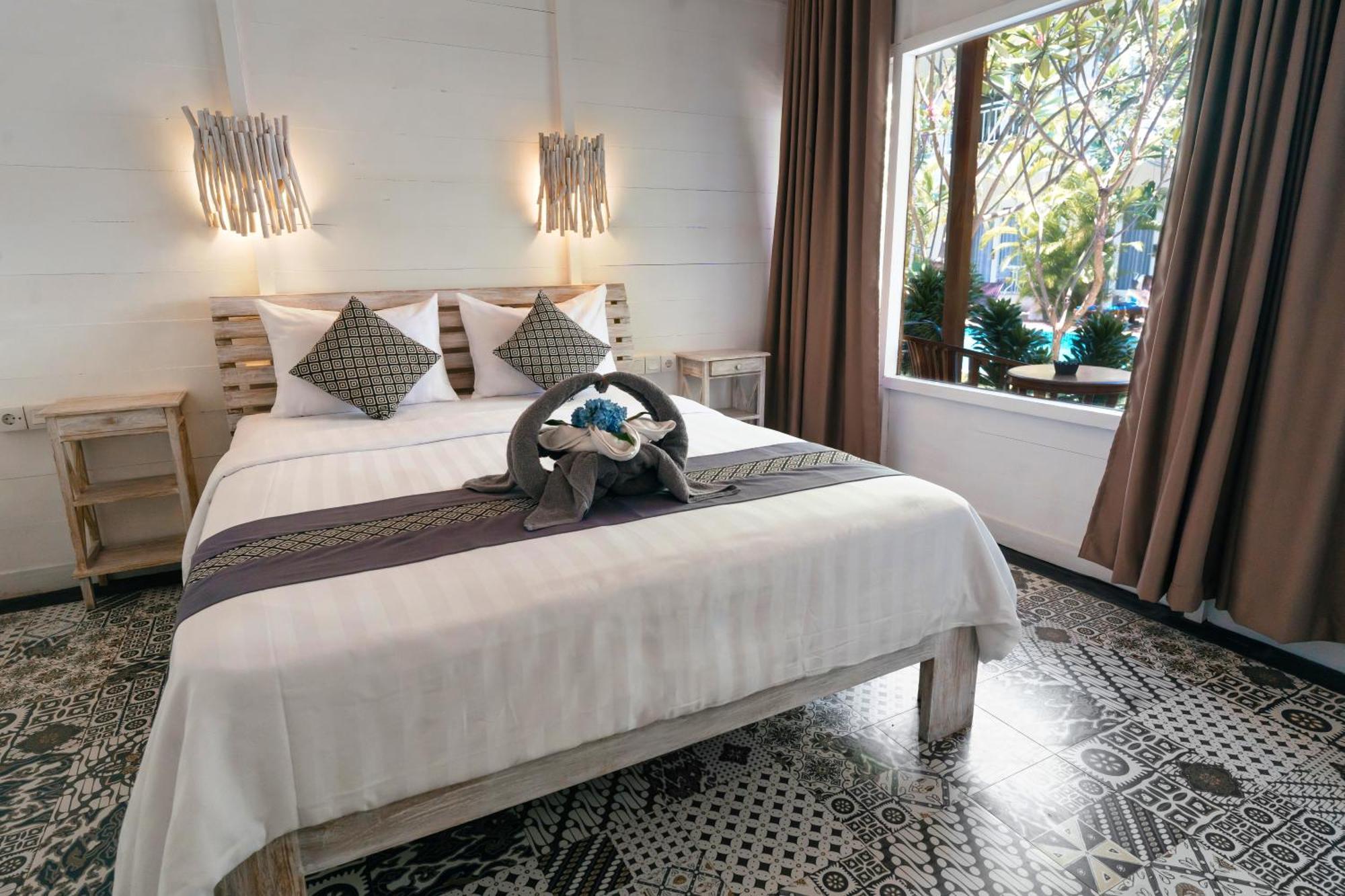 Easy Surf Camp Hotel Kuta  Ngoại thất bức ảnh