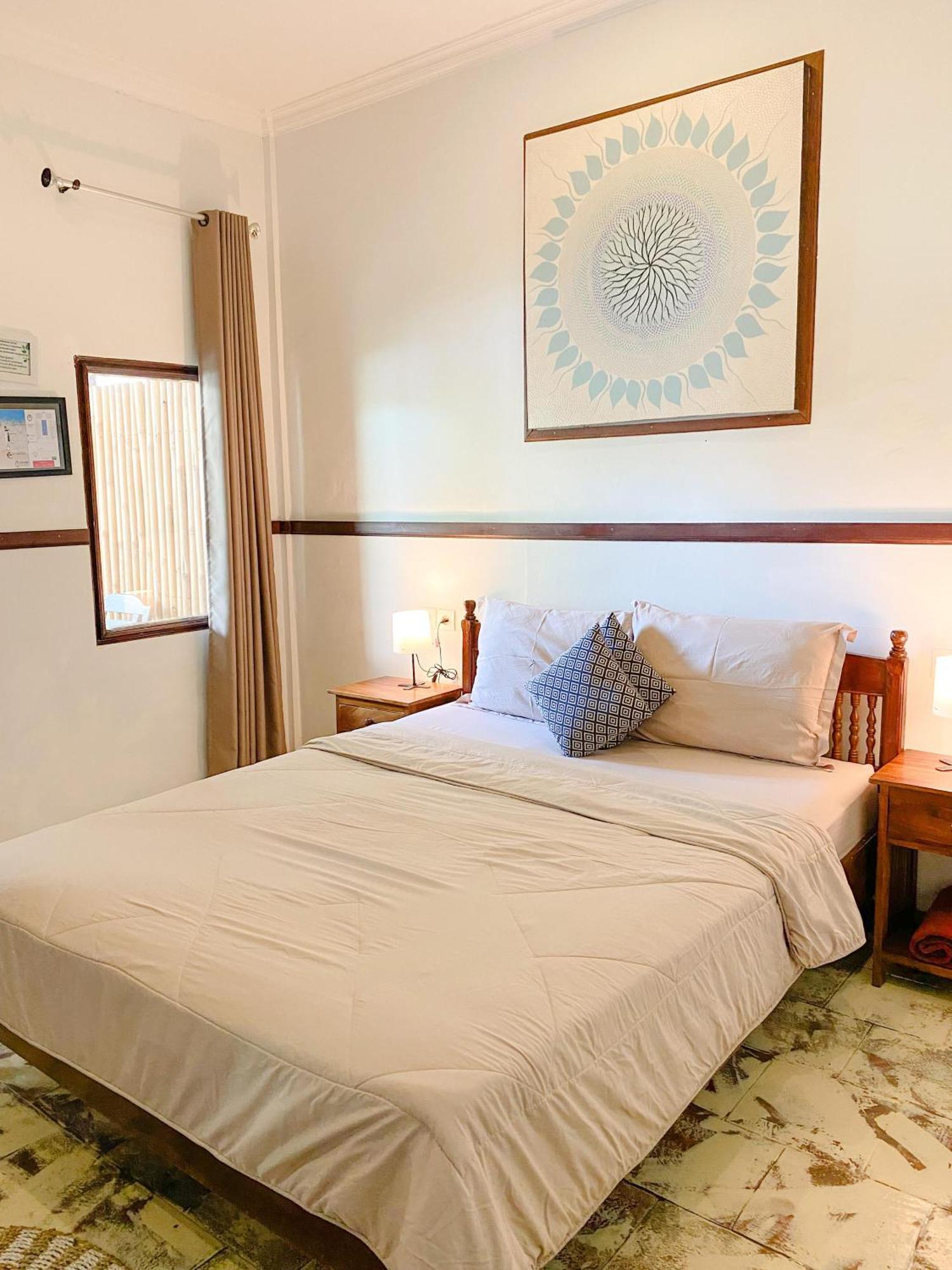 Easy Surf Camp Hotel Kuta  Ngoại thất bức ảnh